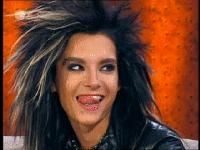 sa pun si eu cateva >:) :x
limba  :x
 
p.s: prima poza o ai de la mn :-w poze bill kaulitz